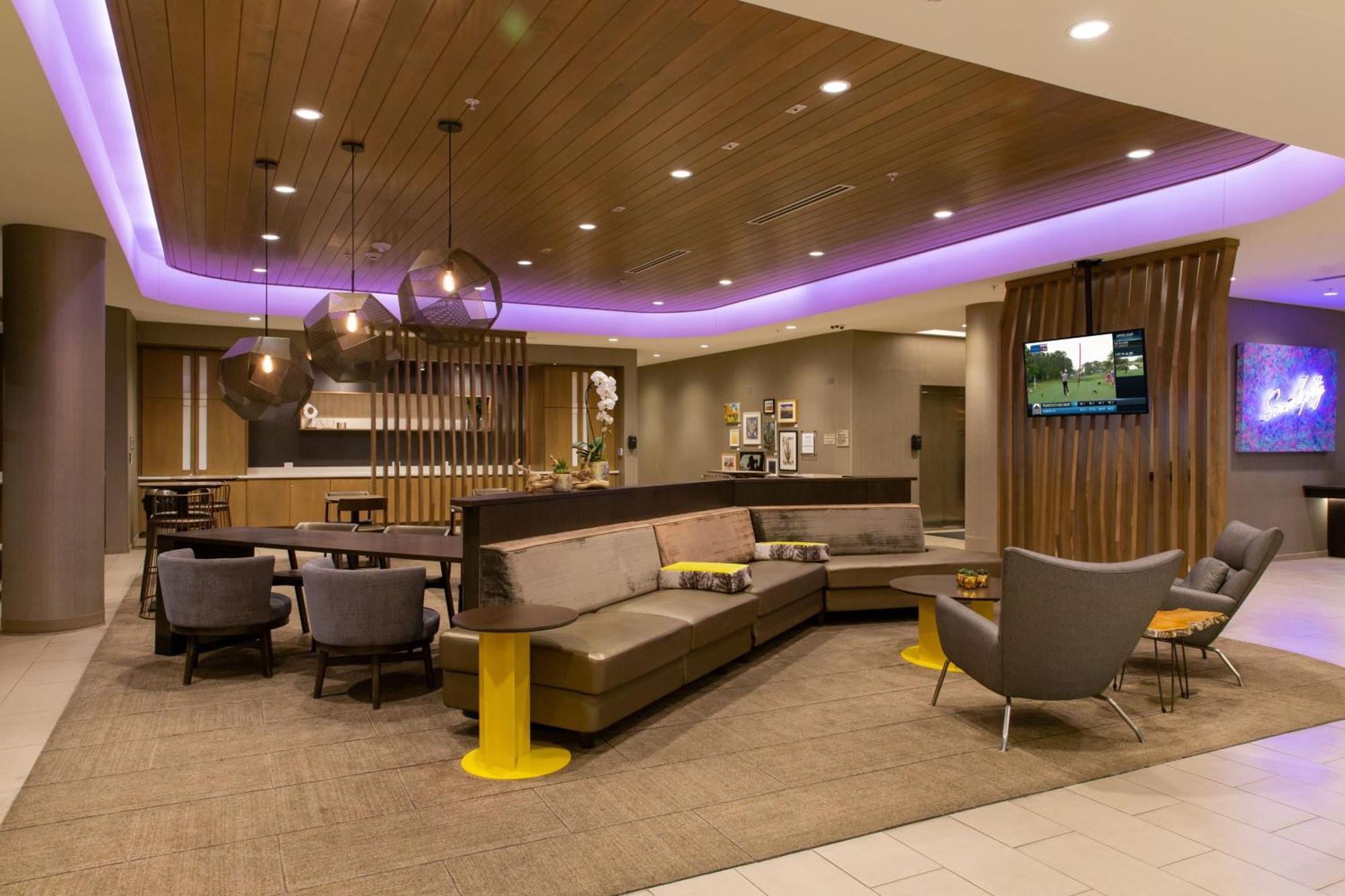 Springhill By Marriott Austin Hotel