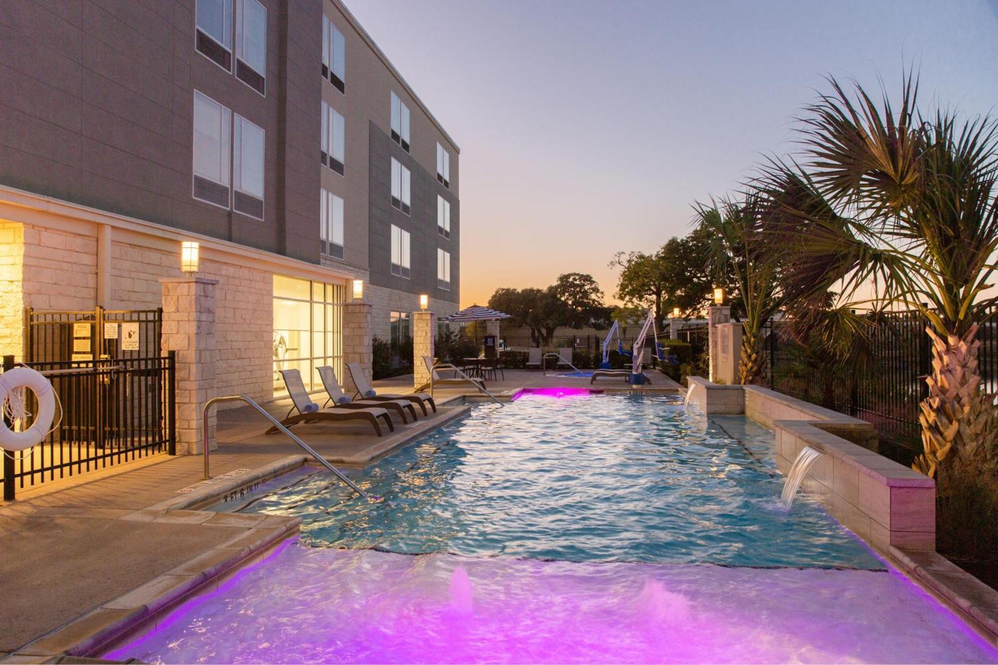 Springhill By Marriott Austin Hotel Cedar Park