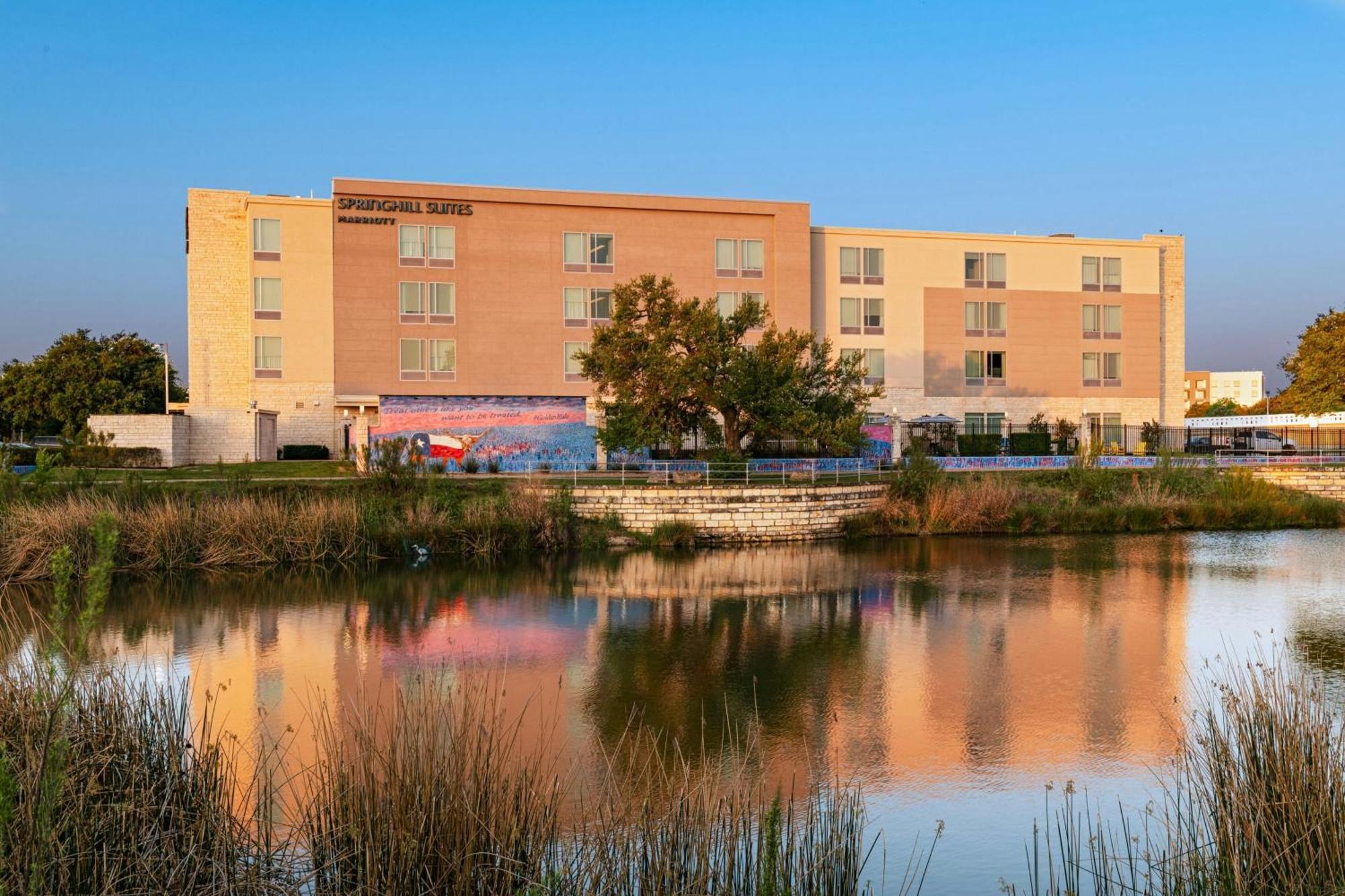 Springhill By Marriott Austin Hotel 3*